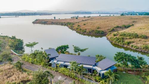 Villa Saffronstays Glistening Waters