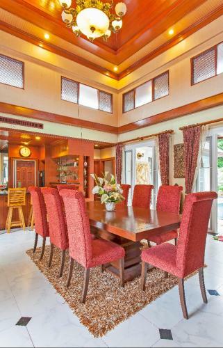 Luxury Thai Villa With Very Beautiful Private Pool