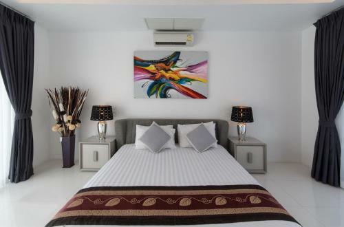 Contemporary 3 Bedrooms Stylish Pool Villa
