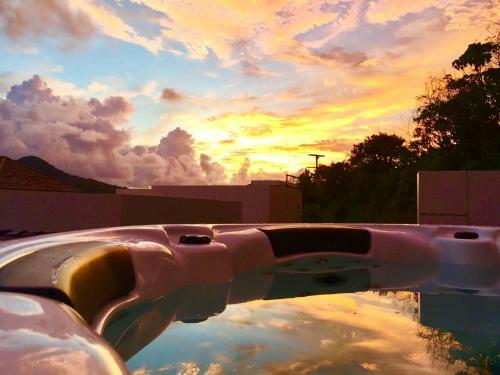Phuket Mountain View 2br Waterfall Pool Villa In Kamala