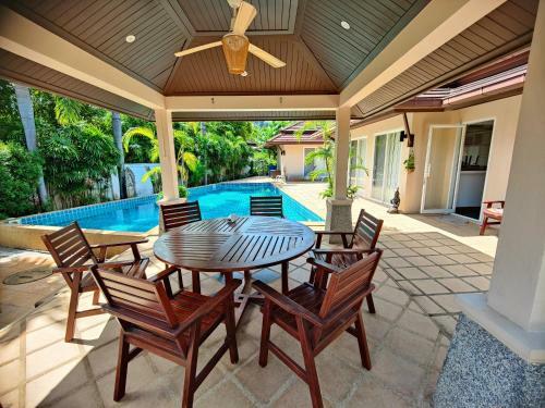 Sea Breeze Villa