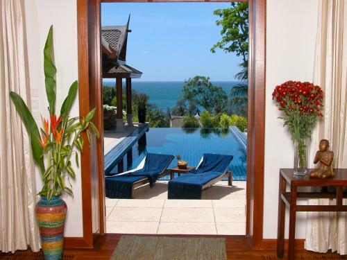 Gorgeous Thai Villa With Pool And Hilltop Seaviews
