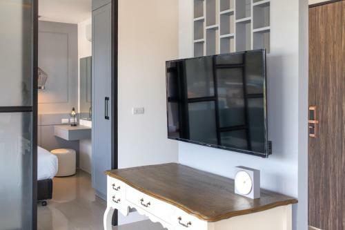 2 Bedroom Apartment Near Surin Beach