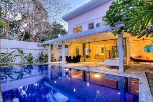 Phuket Holiday 3 Br Villa By Jetta