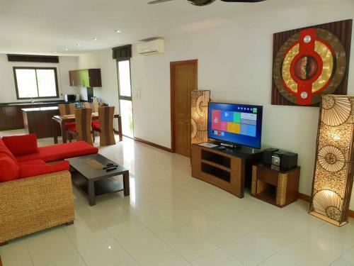 Apartamentos Choeng Mon Garden House 10