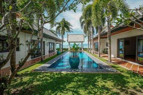 4 Bedroom Beachfront Villa Champion