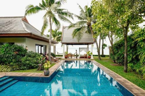 3 Bedroom Beachfront Villa Rose