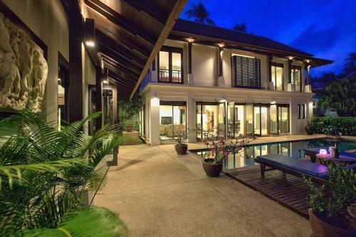 3 Bedroom Beach Pool Villa