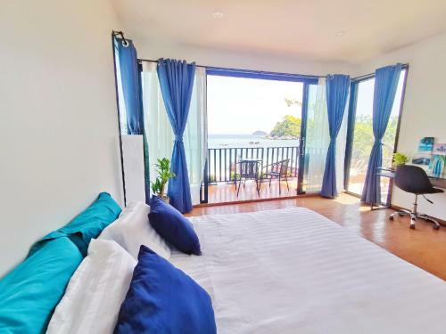 Sunrise Beach House: Private House