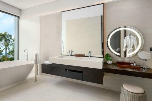 Hotel Hyatt Regency Koh Samui- Sha Extra Plus