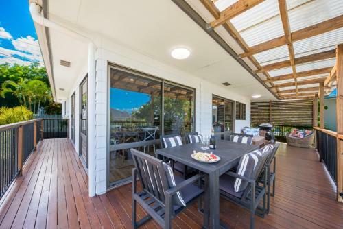 Beach House On Main- Airlie Beach