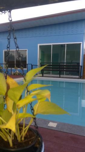 Rad Hut Pool Villa