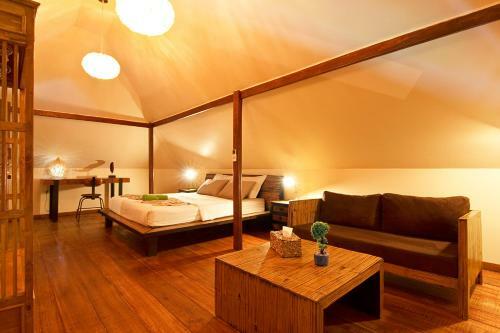 Baan Tham 2 Villas 10 Bedrooms