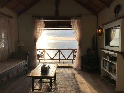 Hotel Castaway Beach Bungalows