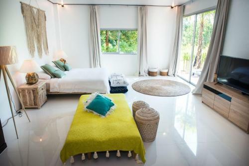 Teak Hill Pool Villa-michelia