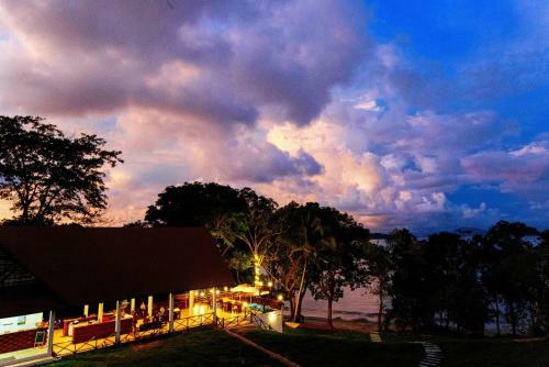 Hotel Phayamas Private Beach Resort - Sha Extra Plus