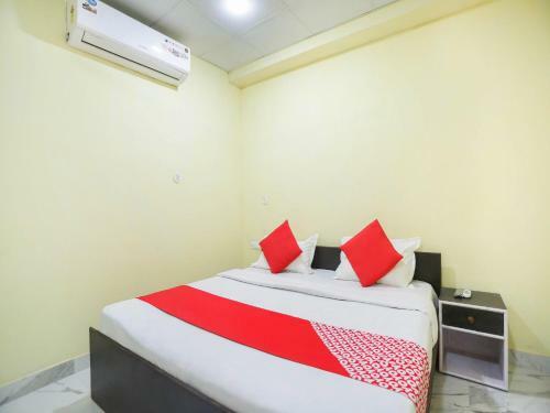 Collection O O 76442 Hotel Surya Plus