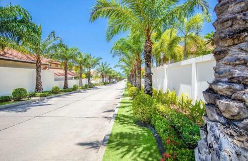 Luxury 3 Beds Pool Villa Amaya & Nara