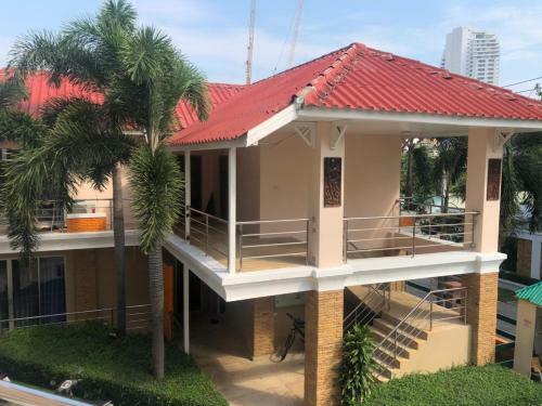 Maxim Apartment