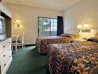 Hotel Ramada Inn And Suites, South El Monte