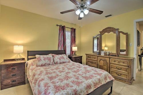 Inviting Bradenton Escape With Tropical Yard!