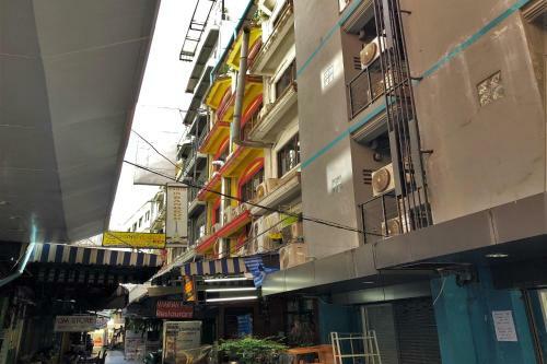 Hotel Oyo 1146 Paris In Bangkok