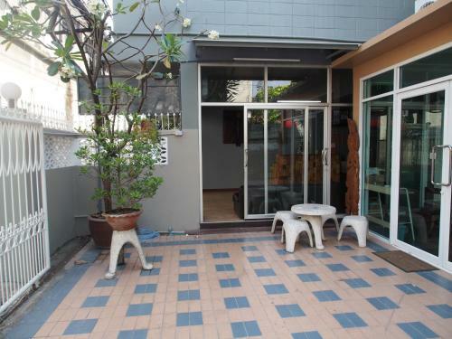 Hostal Sriyanar Place