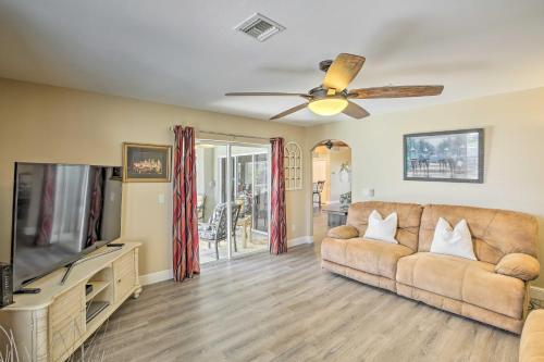 Stunning Cape Coral Getaway With Lanai And Pool!