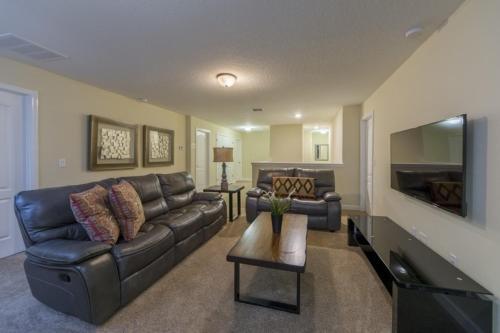 H2u - Evangeline - Cg1427 Home