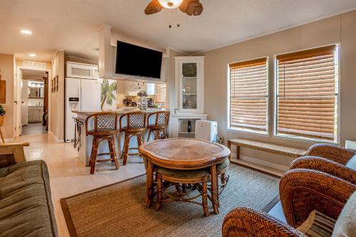 Ocean Palm Cottage