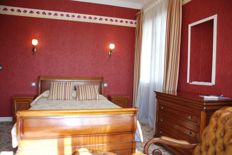 Inter-hotel Le Bellevue Montrichard