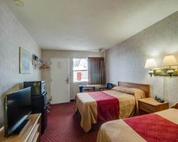 Econo Lodge East Staunton