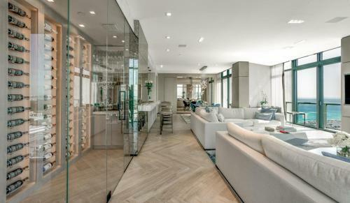 Apartamento Upper Penthouse With 2nd Story Expensive Pool Deck