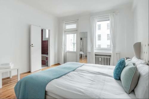 Operastreet City-center Premium Apartment