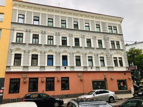 Central Apartment Near Subway Station 2