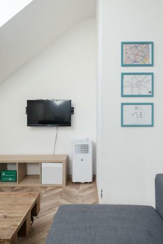 Charming Rooftop Apartment