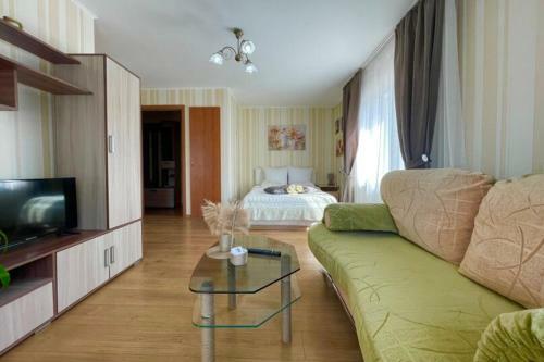 Un Apartamento �nico Con Un Largo Balc�n