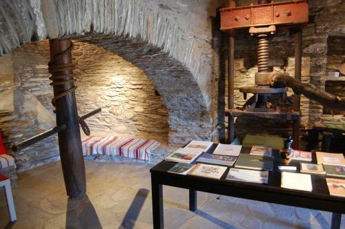 Hostal Cyclades Olive Museum's Guest House