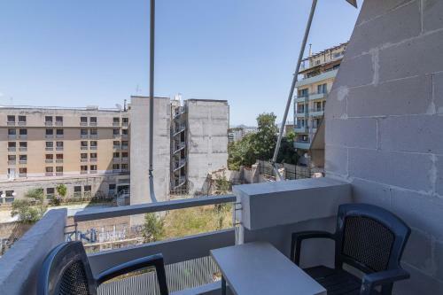 Wide Space Apartment With City View