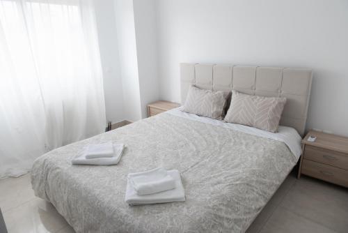 Modern Spacious Apartment Located In Piraeus (b8)