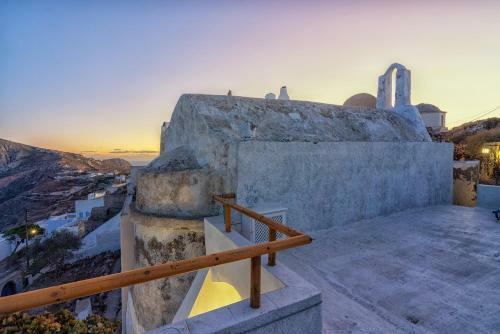Kastro Cave House