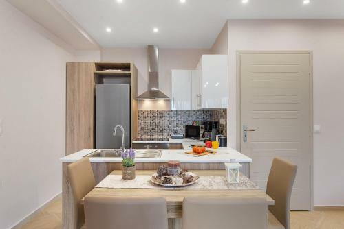 Nikos Dimitra Luxury Home