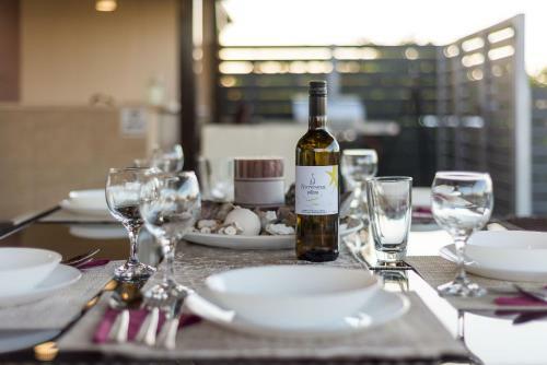 Nikos Dimitra Luxury Home
