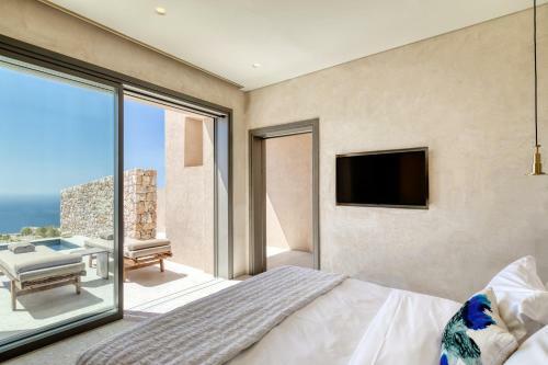 Villa Santorini Sky, Luxury Resort