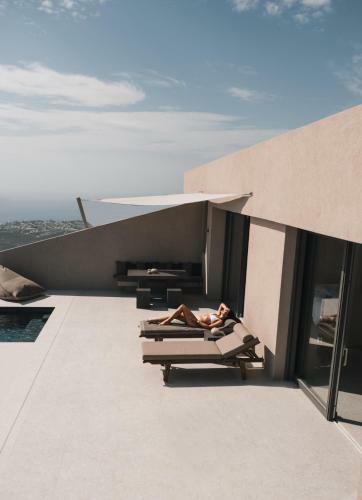 Villa Santorini Sky, Luxury Resort