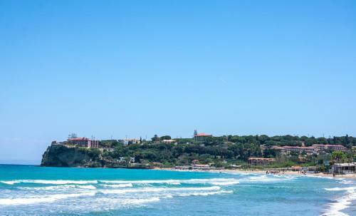 Dora's Tsilivi Beach House A