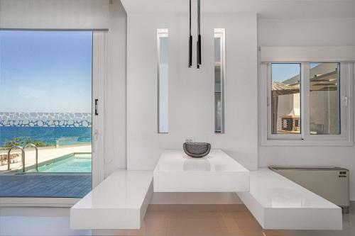 Luxury Villa Cavo Mare Meltemi With Private Pool & Jacuzzi