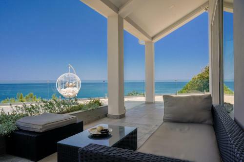 Luxury Villa Cavo Mare Meltemi With Private Pool & Jacuzzi