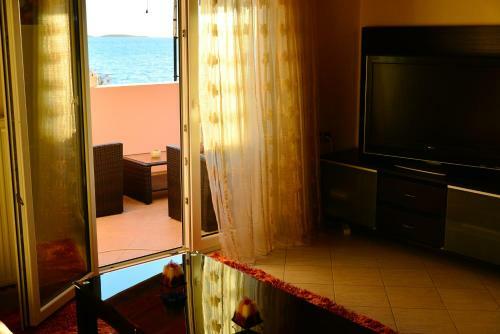 Sea View Luxury Apartment Plataria
