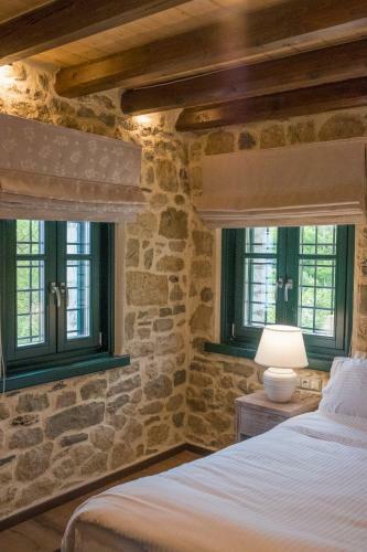 Hostal Arhontiko Vourloka